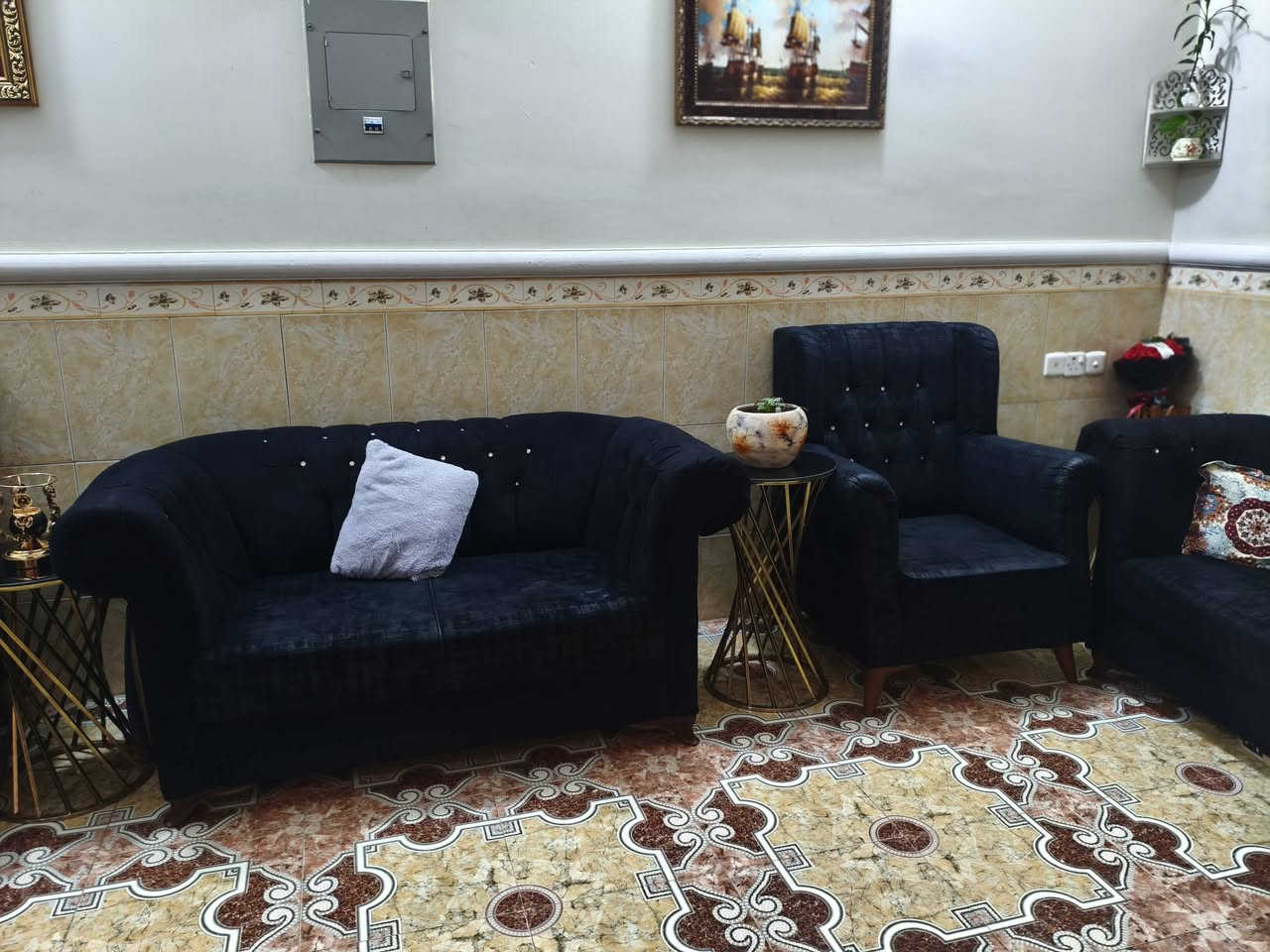 تخم مع طبلات للبيع عشر مقاعد لون نيلي مابي اي ضرر فقط بالقنفة رجل وحده مكسورة وبي مجال لأن عندي سفر


**إذا كنت صاحب هذا الإعلان وتريد حذفه لأي سبب، رجاءا أرسل رسالة إلى الدعم الفني**