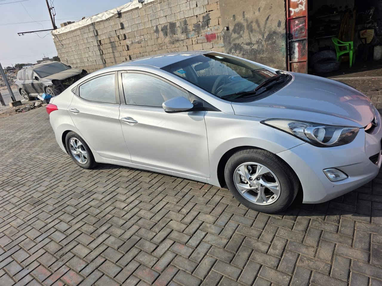 السلام عليكم للبيع النترا أفانتي وارد كوري  2012 مكينه 1600  مصبوغه عام جماليه بدون ضربه سياره جاهزه كير مكينه تبريد وتخم تاير حداديه يرادله ترتيب 
سنويه منتهيه قبل شهر
السعر 95 بيه مجال

‭0773 559 7409‬
البصره
