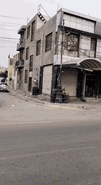 السلام عليكم
بناية تجارية طابو ملك صرف 
العنوان : كربلاء- حي الحر 
المساحة 165 متر 3 محلات و5 شقق مؤجرة بالكامل وارد شهر 2 مليون 

‭***********‬
