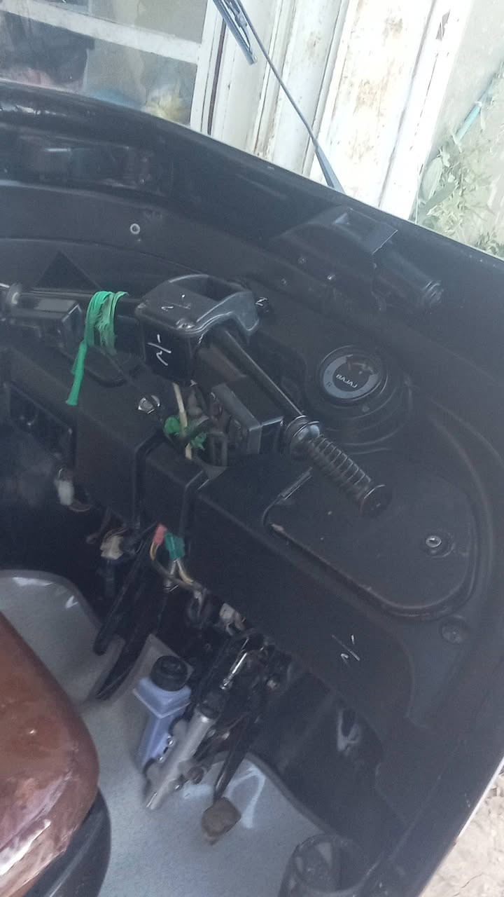 سلام عليكم  تكتك لبيع مديل 19 نضيفه  ومجفته تجفيت شركه سعر 6 ونص وبي مجال  ***********
