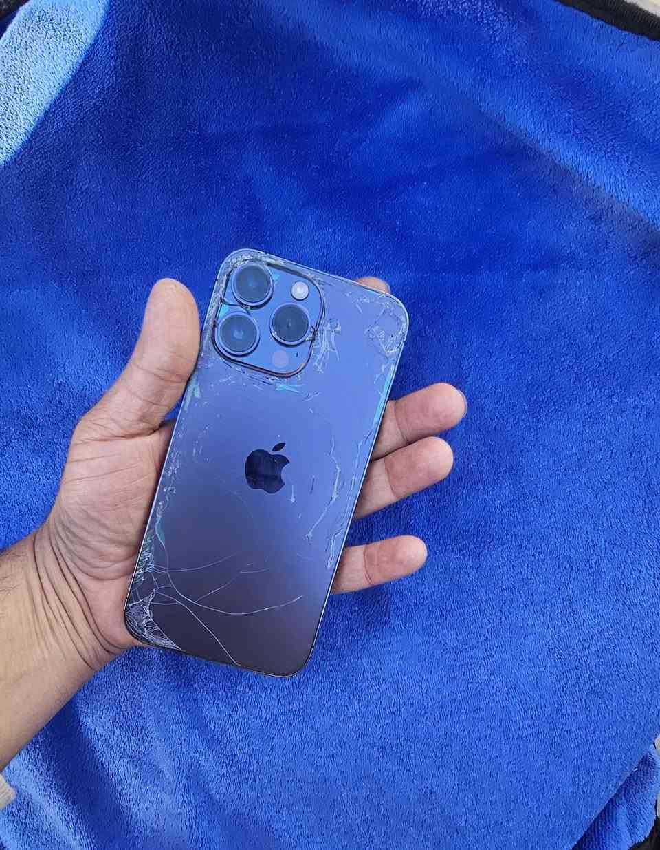 ايفون 14 بروماكس
ذاكره :١٢٨ 
فيس ايدي شغال كله بشرط
سيم  كارت واحد 

فول مواصفات غني عن تعريف 

الضرر فقط :ضهر بي فطر وشاشه مبدل سعر نتراهم عليه

رمقي /***********

