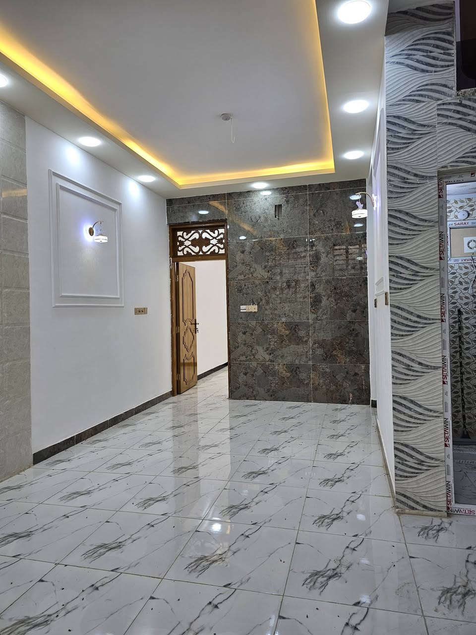 بيت للبيع في حي الوفاء المساحه 50 متر طابقين ان بناء درجه اولى قريب السايدين الجامعه للاستفسار/***********
