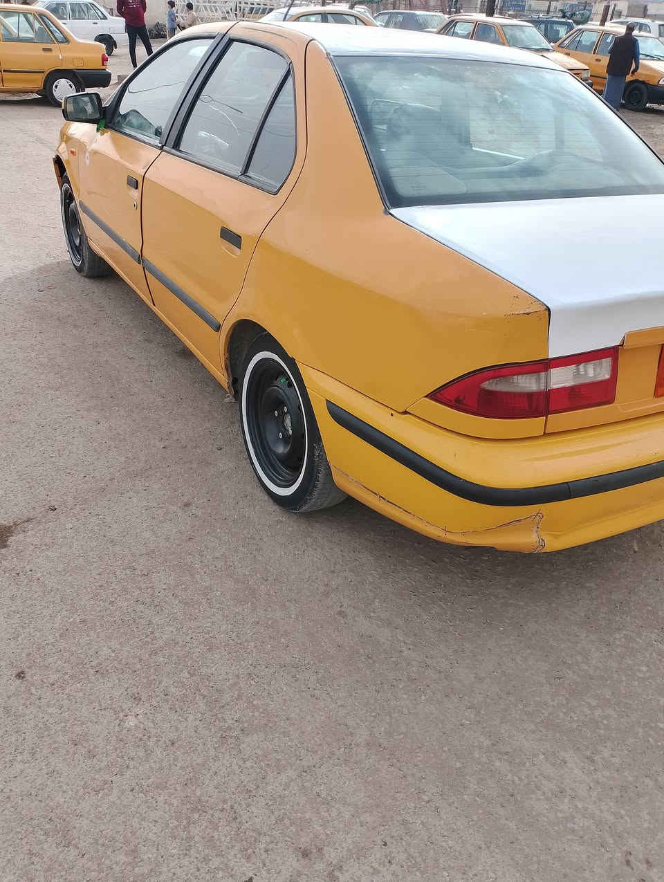 سلام عليكم سمند موديل 11 محدثه 12 مكينه كير زينات سنويه 27 بطاين مال بيبان جدد  كهربايأت كلها شغاله بيها رقم الخلفي ظاع ومسوينه ستنساخ بليته والبلاغ عد راعيها هيئه وقرامات ع المشتري سعر 20 قفل ميسان حي الوحده وذا مراوس هم اراوس *********** وتساب
