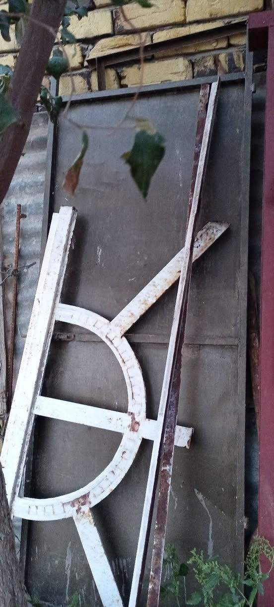 شباج طول متر ونص وعرض متر و١٤٠جديد ،وباب طلاكه وربع مال استقبال عايز جرجوبه وباب حوش طلاكه وربع عايز لحيم الجرجوبه من جوه وباب زغير مال مكشوفه للبيع ب١٥٠ كلهن قفل


**إذا كنت صاحب هذا الإعلان وتريد حذفه لأي سبب، رجاءا أرسل رسالة إلى الدعم الفني**