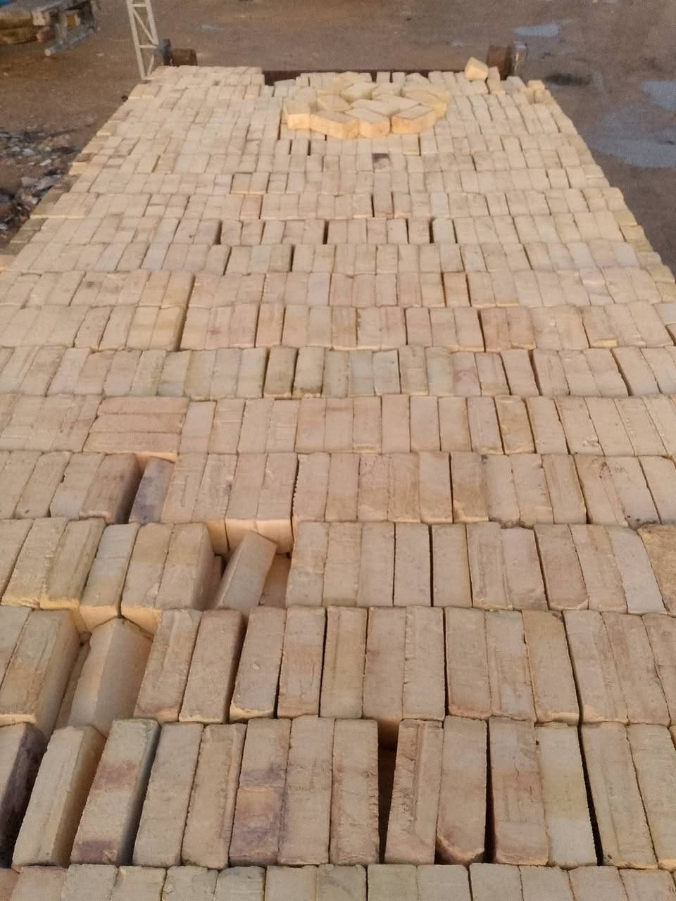 الهم صلي على محمد وال محمد يوجد لدينا طابوق مجمع الحي واحد على واحد يوجد توصيل ديوانية عفك البدير عدد 8400 ***********
