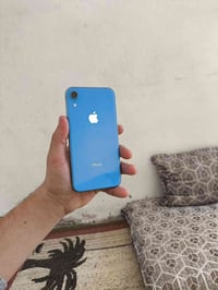 آيفون XR • ٦٤ جيجا • بطارية ١٠٠٪
