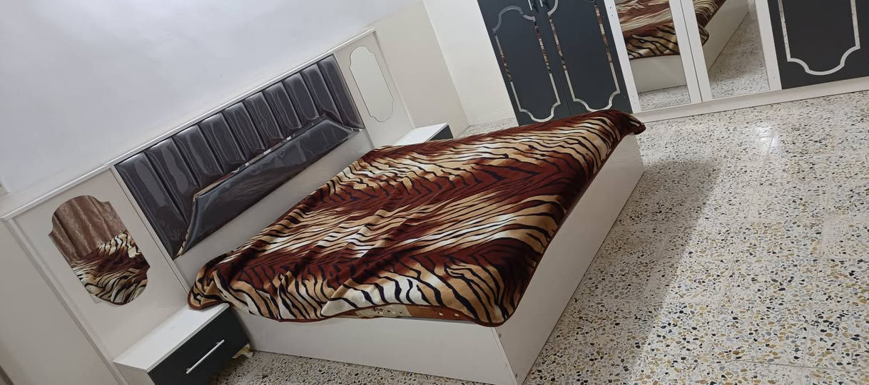 للبيع
خشب عراقي والفصال تركي مامستعمله فقط مشدوده مكاني
الموصل القياره 
***********
