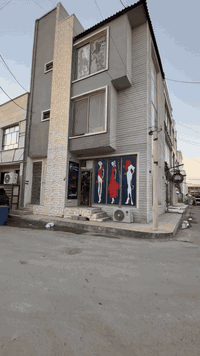 للبيع – بناية في منطقة السيدية

بناية مساحة 50 متر ركن وعلى شارع شبه تجاري.

الوارد الشهري مليونين دينار عراقي 

محتويات البناية:
 • الطابق الأرضي: محل تجاري.
 • الطابق الأول: شقة + خدمات (غرفة نوم واحدة).
 • الطابق الثاني: شقة + خدمات (غرفة نوم واحدة).

البناية مناسبة للاستثمار أو السكن، وموقعها مميّز على شارع حيوي.

للاستفسار أكثر يرجى مراسلتنا أو الاتصال على الأرقام الموجودة أسفل المنشور

***********

***********
