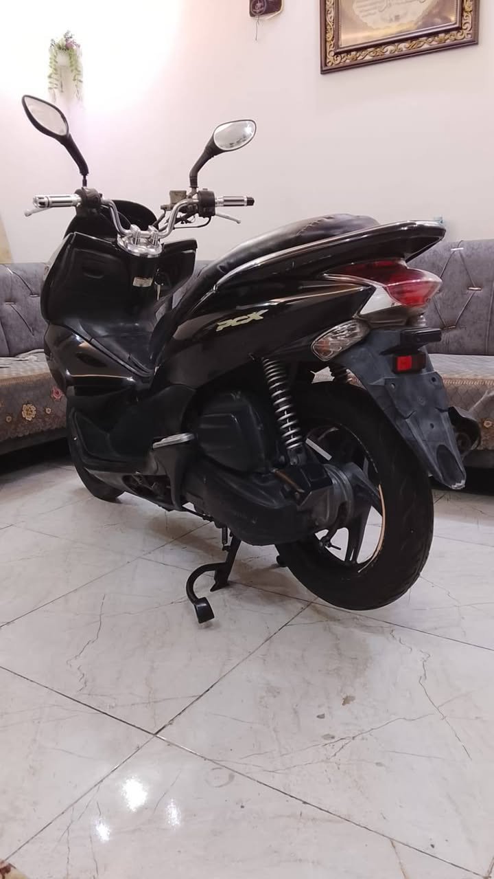 سلام عليكم PCX جيل الاول ياباني jf مكينه ناعمه حيل بلادي ممفتوح علفحص استاند حساس نكره سلف كل وقت شلعه معدل فول أوراق موجوده مكفولة من كل نقص 
السعر مليون او 250 مكاني بغداد الكرخ
 قرب مقهى البيروتي ***********
