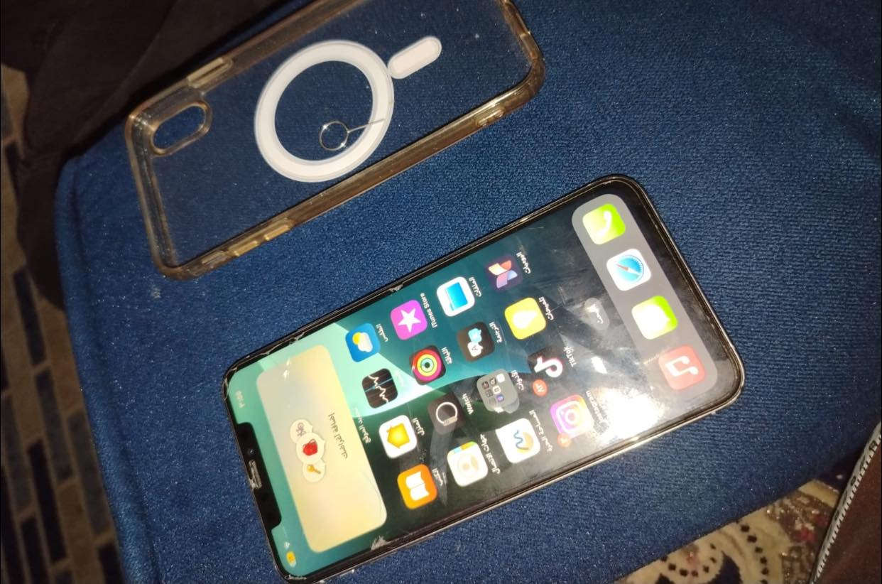 سلام عليكم آيفون اكس ماكس نضيف جداً وذاكرته٥١٢ وسعره جداً مناسب    مكاني السليمانية 

للتفاصيل اكثر ***********
