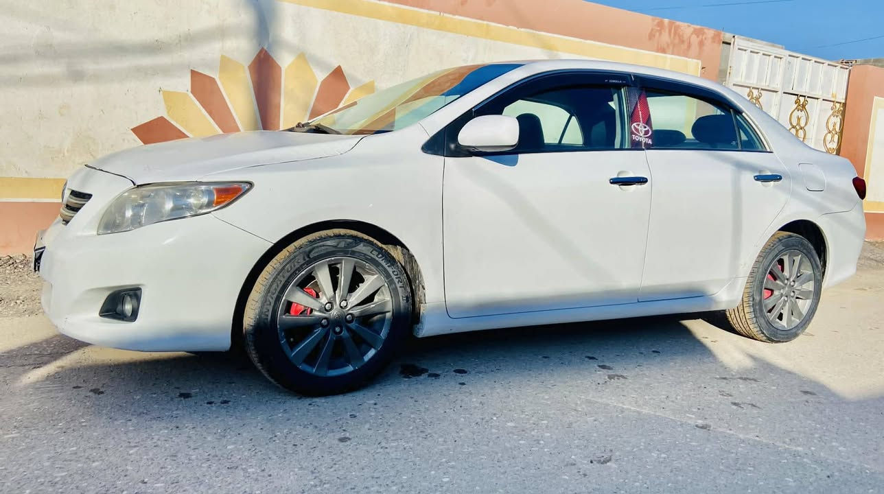 السلام عليكم من رخصة الأدمن 
كورلا موديل 2010 وارد امريكي فول مواصفات 
شاشه كامره خلفيه تدفئه تبريد ويل كب منضومه زنون رقم صلاح الدين انكليزي سنويه باسمنه ل30 بيها قطعتين فقط بونيد وباب السايق تبديل بدون دواخل كير محرك صدر امامي خلفي شرط السعر 120 وبيها مجال حك الجيه / العنوان بيجي للأتصال ***********
