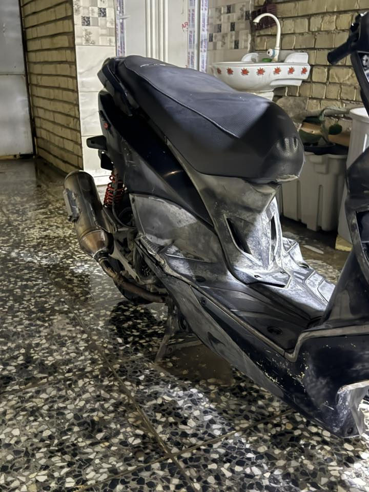 السلام عليكم جيتي ار للبيع نقص بجم وحواضن كهربائياته كامله حتى الاشاير الاماميه والمرايات موجوده مكينه ممفتوحه بس بيها لاستيك ولف او بدايه تبخير مااعرف بيهن مكاني بغداد الكماليه ***********
