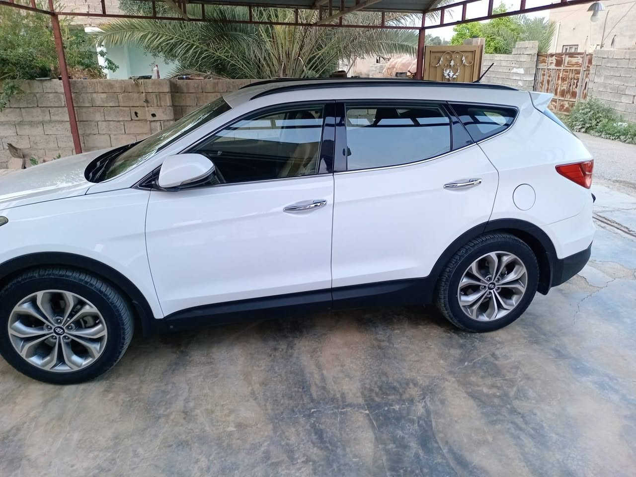 السلام عليكم
سنتافي 2015   رقم بغداد دولي  تحويل ثاني يوم  محرك6سلندر 7 راكب

مكينه كير كهربائيات تبريد تدفئه 

مواصفات بصمه ابواب 

بصمه تشغيل  بيها صبغ طراف الجاملق الخلفي سعر 157 وبيها مجال 

***********
