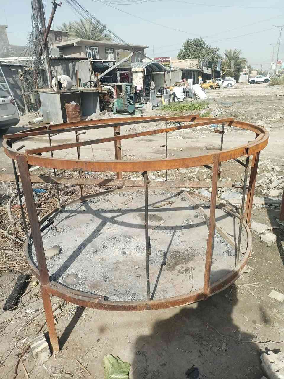 السلام عليكم شوايه سمك للبيع
***********
