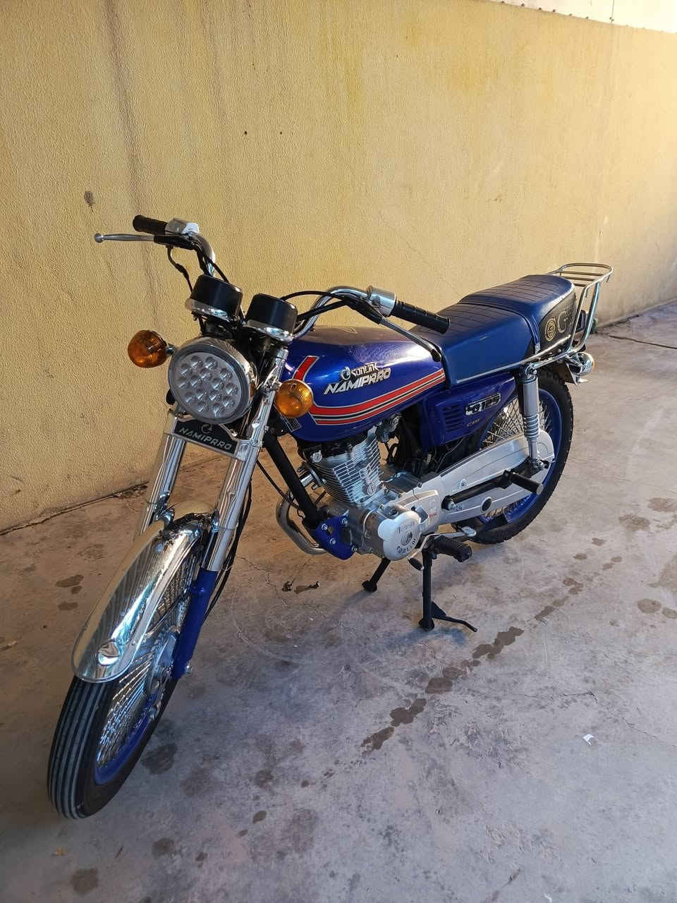 سلام عليكم للبيع نامه برو غطاس مديل 2022 وراق صولي بسمي وكيله العارضي مكينه ما مفتوحه وناعمه  كهربايات كله شغاله دراجه جاهزه من كلشي سعره 800 وبيه مجال مكاني نجف شراي يتصل ***********
