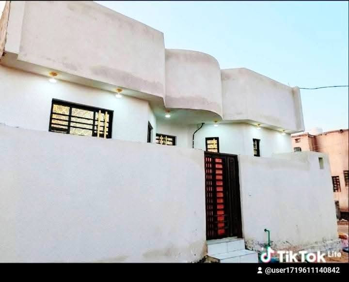 للاستفسار(***********
يتوفرلدينابيت المساحه(120متر) البناء جديد

يحتوي على غرفتين منام واستقبال ومطبخ وصحيات كل الخدمات متوفره 

العنوان ابي الخصيب كوت ثوني 

السعر(70)مليون وبي مجال 

للاستفسار/***********
