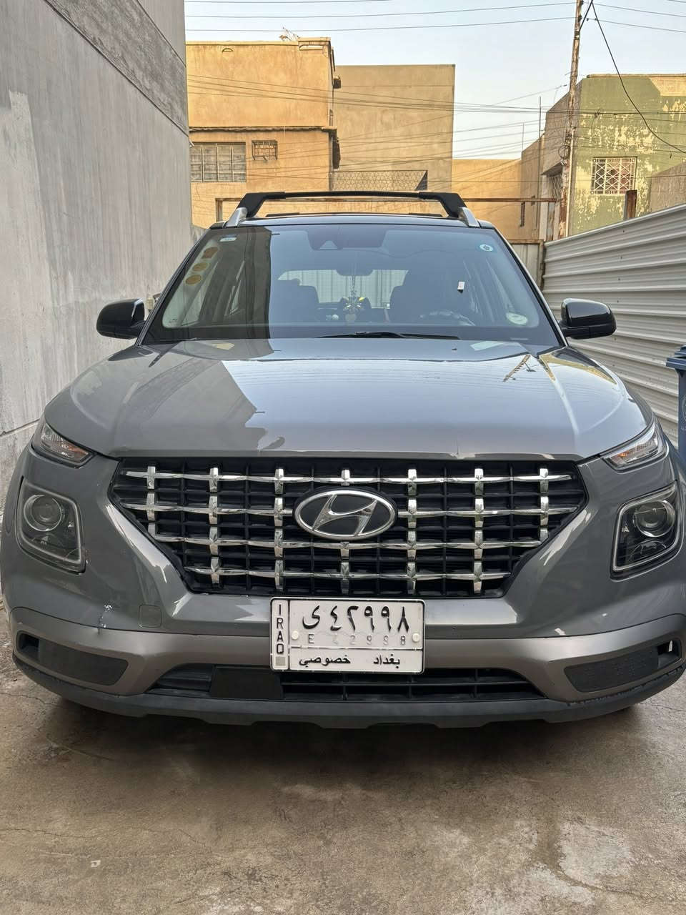 � للبيع: Hyundai Venue موديل 2022

📍 الموقع: العراق

✔️ المواصفات:
 • محرك 1.6 اقتصادي
 • عادي أوتوماتيك
 • دفع أمامي
 • شاشة + بلوتوث
 • نظام المحافظة على المسار (Lane Keep Assist)
 • كاميرا خلفية
 • حساسات
 • تبريد ممتاز
    . تدفئة كشنات

📊 الحالة:
 • ممشى قليل (حوالي 14 ألف ميل)
 • السيارة نظيفة جدًا من الداخل والخارج
 • بيها صبغ خفيف جهة السايق (بدون تأثير على الشاصي)
. ضربات خفيفه موضحه بالصور

🔧 ملاحظات:
 • السيارة بحالة جيدة وجاهزة للاستخدام

💰 السعر: 14300$(قابل للتفاوض)

العنوان : المنصور
📞 للتواصل: خاص


**إذا كنت صاحب هذا الإعلان وتريد حذفه لأي سبب، رجاءا أرسل رسالة إلى الدعم الفني**