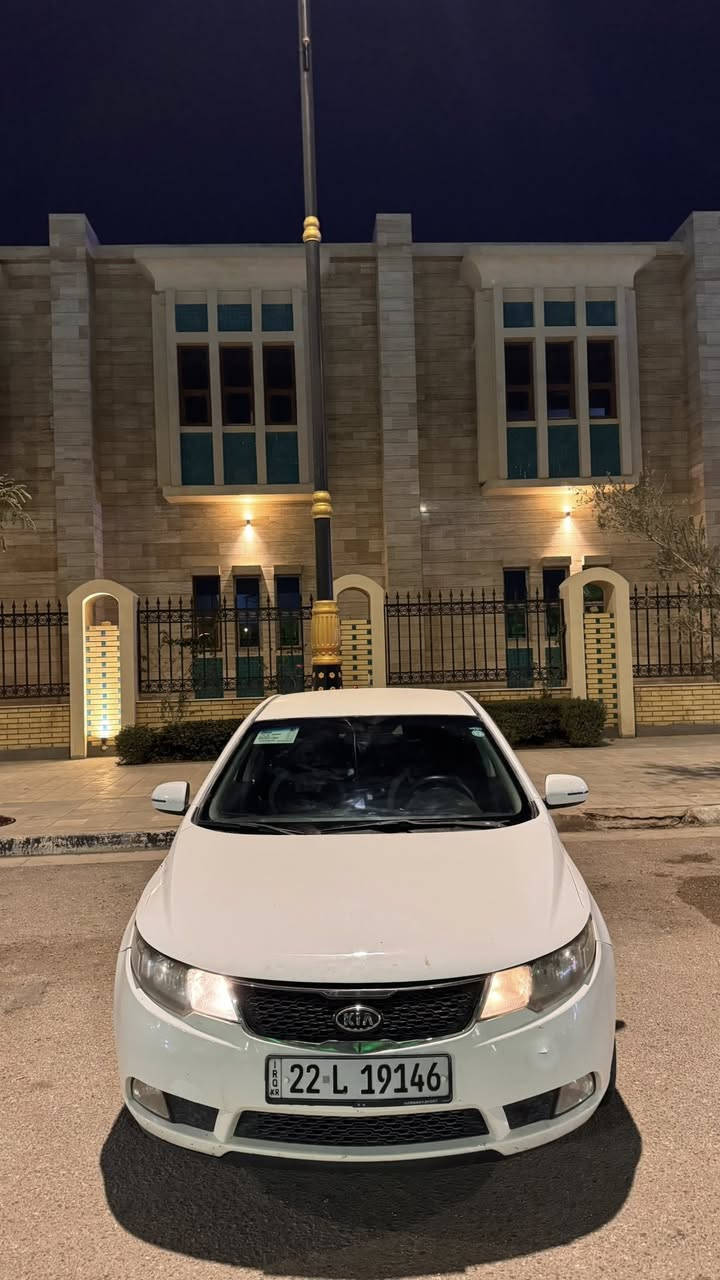 سيراتو 2011
خليجي 1600 دوش
رقم اربيل دولي جديد
بيها باب السايق مصبوغ والورا بارد 
ماشية. 169
 اشاير بالمري + شفط 
مكان السيارة كربلاء 
السعر 103
***********
