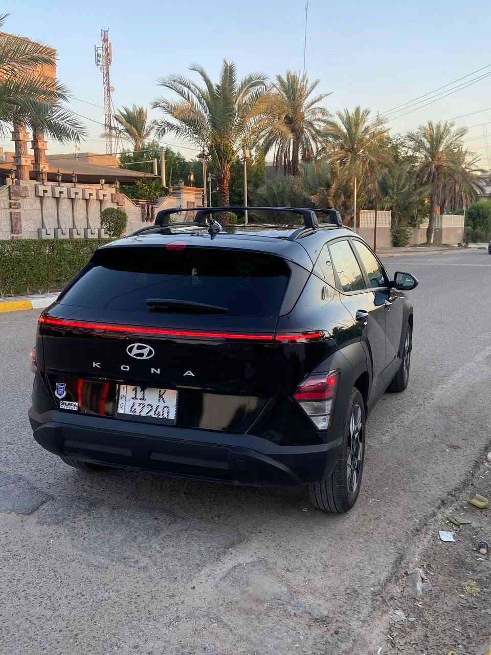 السلام عليكم 
للبيع هونداي كونا 2025 sel رقم بغداد 
ماشية 4500 ميل 
المواصفات:-
بصمه 
شاشه كبيره 
تحكم ستيرن 
قياده ذاتيه 
تبريد قطعتين 
ويل كب كروم حجم 17 
تشغيل عن بعد 
أشاره ترحيب عند الاقتراب 
لد نهاري ليلي 
محرك 2000 دوش 
كشن السايق فول كهرباء 
شاشه كار بلي 
بصمه أبواب 
عداد دجتل 
تبريد بيانو 
ثلاث وضعيات قياده 
وباقي المواصفات المعروفه 
حادثها سرقة واكو بارد بحافة البنيد موضح بالصور 
السعر ١٦٥ وبيها مجال بسيط 
مكان السياره / بغداد شارع فلسطين  
***********
