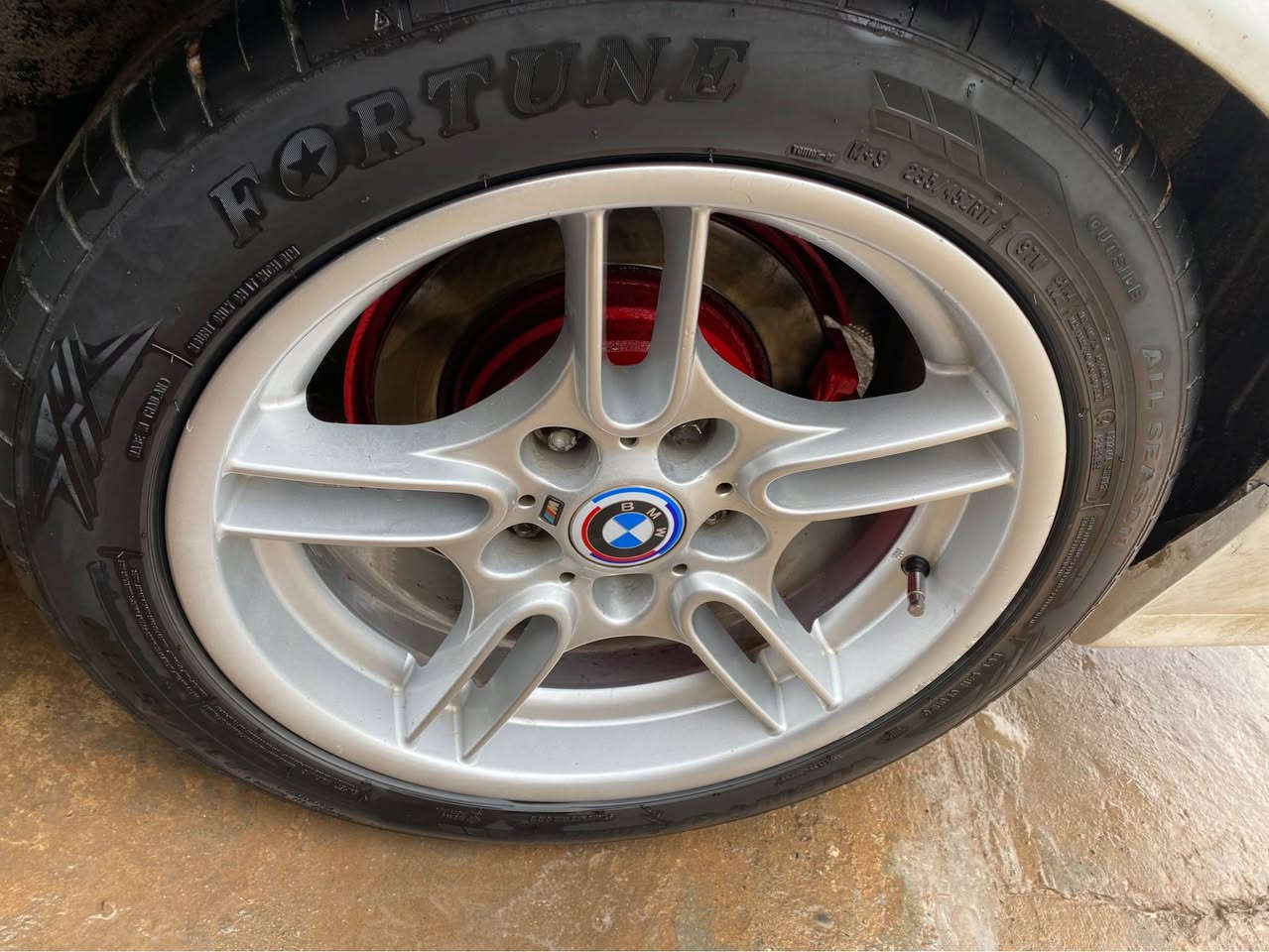 سەلامی خوای گەورەتان لێبی ئەو تایەو ویلەم هەیە ئێم ١٧ خواری لەزین بەشەرت یەک ویلی دەرزی هەیە باقی هیچی نیە زۆر خاوینن تایەکانی نوێنە ینتاجی ٢٠٢٤رە لە رسم کوە روبەرو جوانترن دەگۆرمەوە بە شتەک بە دلم بیت شقلاوة, أربيل


**إذا كنت صاحب هذا الإعلان وتريد حذفه لأي سبب، رجاءا أرسل رسالة إلى الدعم الفني**