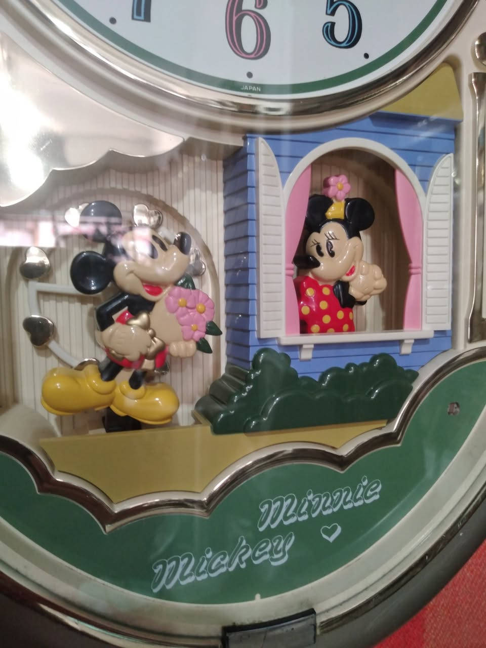 ساعة موسيقى ياباني النظافة عاليا 
***********   مكان الموصل  
 يوجد توصيل
