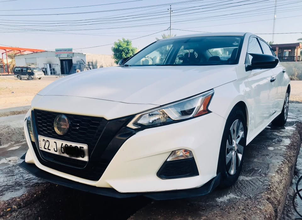 ***********🚘💫للبيع نيسان ألتيما. موديل 2020 فئة S
وارد أمريكي / رقم اربيل    بأسمي شرط التحويل  رقم الدولي الجديد هزه وفحص وسنويه وارقام كله جديد  مصار اربع اشهر من كملتهن 

محرك مكفول كفاله  حتى الزيت جديد🔧 / كير مكفول  

 حادث السياره بجم كبس ولا ايرباك طاك الضربه بصفحه بابين  وعابر شبر واقل الشبر ومعجون قليل بلهلال مال دبي مو بالعراق من ضمن الصبغ الي مذكور مال الشبر    فقط … 

  سونار بيها     

السيارة S معروفه مواصفات شاشه جبيره وكاميرا خلفيه كشن كهرباء. 

 رادار امامي كروس سرعه تفاعلي بصمة صندوگ بصمة بيبان وتشغيل ..بصمه   وتشغيل عن بعد ..ليت زنون ..تبريد تدفئه خير من الله   زوج تايرات قبل 10 ايام شادهن  ادامه كامله قبل 20يوم لمنضومت  البانزين هيه ولفلاتر كامل. وياهه منضومه احتياط ب80 الف مشتريهه .دسكات قبل 10ايام تخم كامل 60الف شادهن .محرك 2.5 لتر / 4 سلندر اقتصادي وقوي تنفس طبيعي 

شاشة لمس وسطية 8 إنج مع بلوتوث و USB وكار بلي 

)

تصميم أنيق ورياضي بلون الابيض      

سيارة كاملة مكملة تجي تفحص وتشوف بعينك كعدتها حلوه وسيارة ما تصرف عليها كلشي ماشيه 86ميل السعر 135 وبيها مجال للشراي وسعرهه معقول  وبالعافيه ع الياخذها سياره كامله وبدون نقص واحله من الصور الله شاهد  

مكان السياره ديالى المنصوريه  دلعباس ..اني السياره ماخذهه قبل 5اشهر . بس صار عندي ضرف لازم ابيع  فدوه شباب بس الشراي يتصل كلشي مذكور وبخدمت الطيبين
