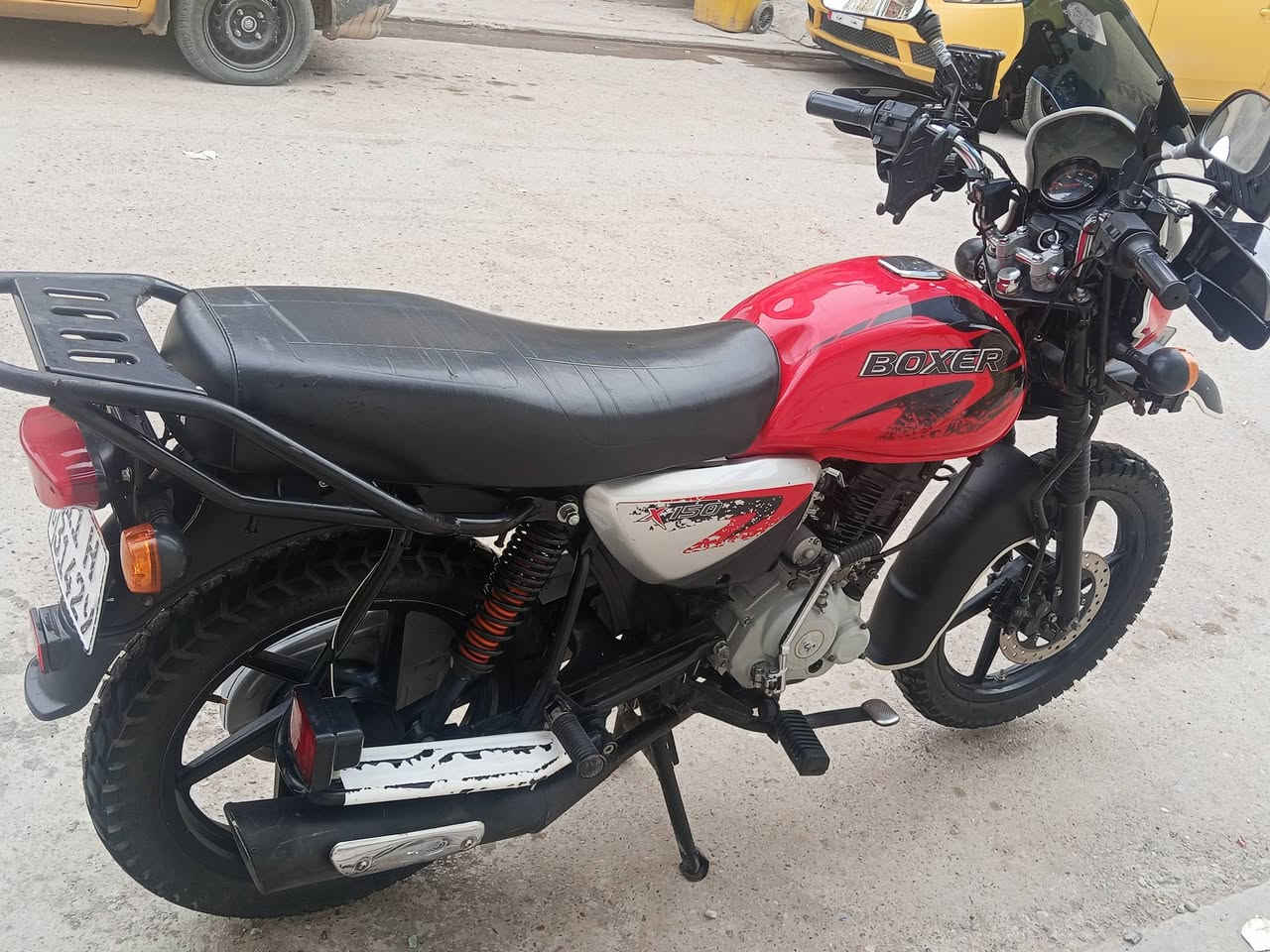 السلام عليكم بوكسر موديل 22 نازلة بشهر 11 محسوبة عل 23 كاملة مكملة خير من الله تجفيت جديد مال شركة النضافة مثل ما موضح بل صورة زنون منضومة كاملة تخم تاير جديد الدراجة رقم انكليزي تحويل ثاني يوم بسمي الدراجة نضافة كدامك السعر 2.200وبيهة مجال حك الجية استفسار خاص او اتصال ***********
