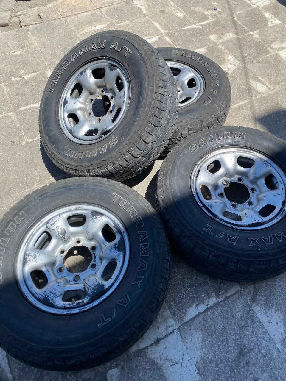 طقم جنط ست براغي مع كوشوك نضيف قياس ١٥للبيع او للبدل موجود برصيفه عوجان ٠٧٨٨٥٧٧٦٤٣


**إذا كنت صاحب هذا الإعلان وتريد حذفه لأي سبب، رجاءا أرسل رسالة إلى الدعم الفني**
