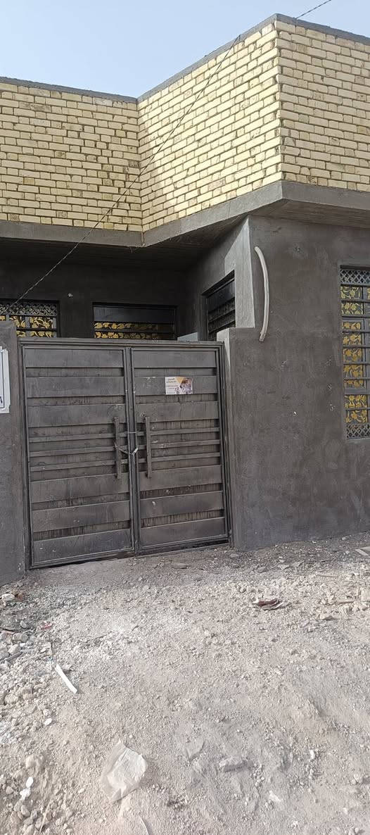 السلام عليكم
بيت100م زراعي  جاهز شغل درجه اولئ 
كافة الخدمات متوفره ماي كهرباء مجاري تبليط 

العنوان حي الكرامه نهايت شارع العياده ع سايدين

للاستفسار اكثر ‏‪***********‬‏
