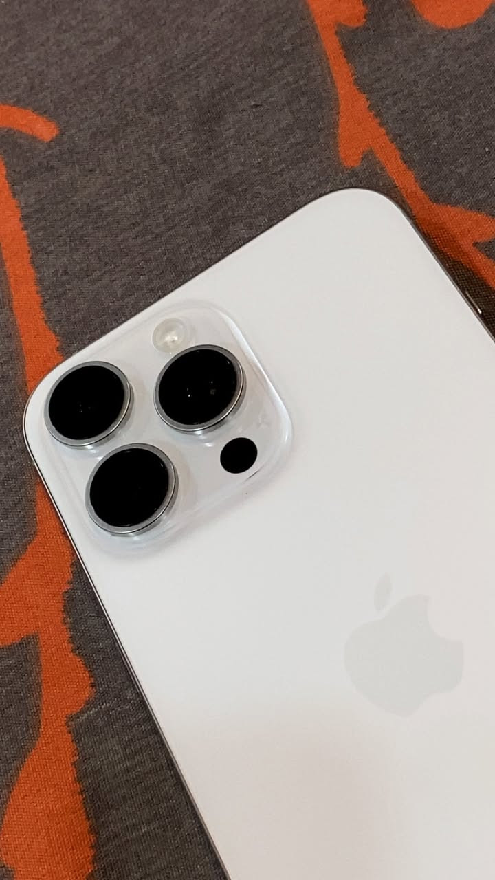 السلام عليكم بيع او مراوس
16 برو ماكس 256 شرق اوسط
مشحون 8 مرات بطاريته 100 نظافته 100 ملحقاته كيبل فقط ضمانه الشهر 9 تاخذه ع فحص سعره 1400 الف قفل 🔐 مكاني بغداد *********** واتس
