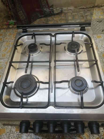 سلام عليكم طباخ للبيع نضيف كلش مثل ماواضح بالصوره كله شغال السعر ١٢٥ العنوان الناصريه مركز اي ستفسار هذا رقم ***********
