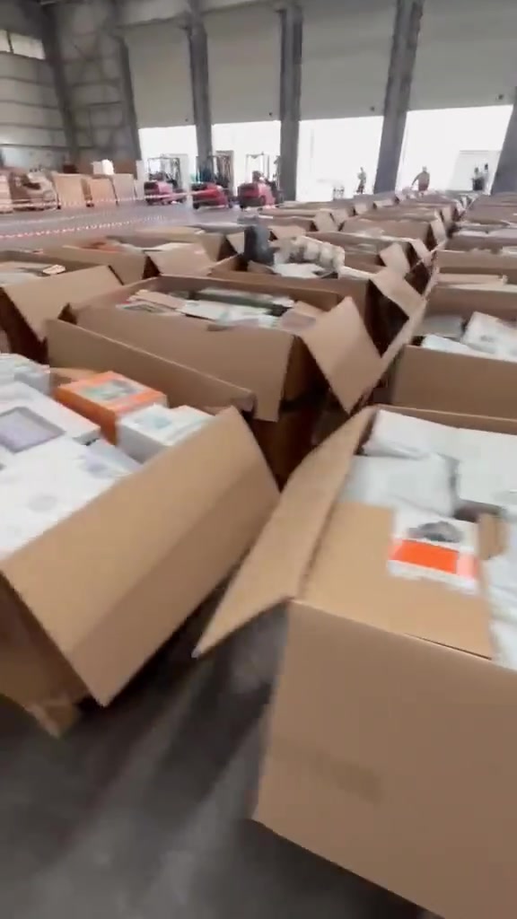 سلام وعليكم تم وصول
 حاويا أمازون  DHL
 للتواصل.واتساب
***********
