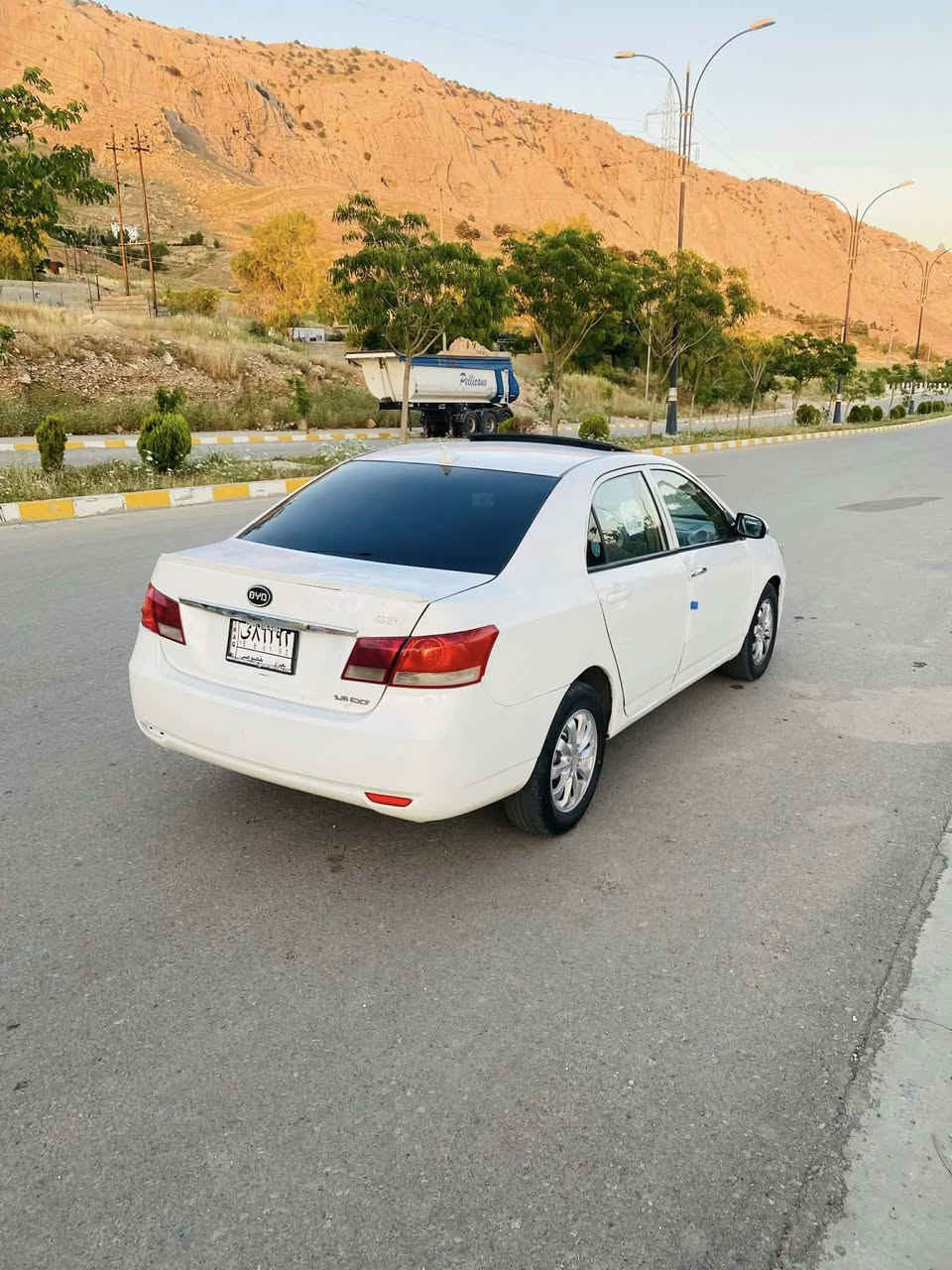 بیوایدی مۆدیل ٢٠١٣ گیر تۆماتیک گێڕو مەکینەی بێکاشۆیە نەکراوەتۆ  بەشەرتە  مواسەفات فول فولە ناوزەرد کوشن جلد حاسە سوکان ڤۆلیم  کارەبای هەموگیانی بەشەرت سەنەوی بەشەرتی ئەوالیاتو حاسیبەو پاکانەش جوارتایەی تازەی بۆبسراوە  بێ بۆیاخە بێ ساردوشوخوتو قوپاوی لوک لۆکە یجی پیوە نیە بەوشەرتە یەک دینار مەسرەفی تیانیە دەعامی بۆدەعامی بەشەرت ئەی فرۆشم سعری 28 وەرەقە ***********.  ***********
