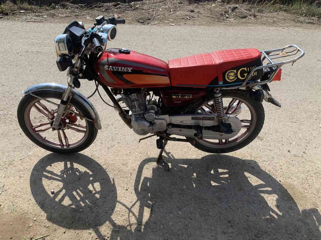 يا الله أسلام عليكم
دراجه سيفان للبيع 21كامله مكمله ما نقصه برغي 

او مراوس بتايكر فقط 

شلعه ومعدل اشك لكاع محرك خير من الله  أوراق ضايعه 
العنوان قرب معارض الحديد 
السعر 425وبيه مجال اي ستفسار اتصل ***********
