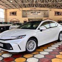 تويوتا كامري  2025  LE هايبرد ام الضمان SAS السياره مكفوله كفاله عامه ...