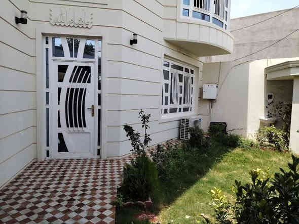 للبيع دار حي الجامعة قرب مدرسه نابلس
مساحة ٢٥٠ ٤غرف نوم وحده سويت ٥حمامات 

بناء حديث عالي عن الشارع 

شارع عريض

للاستفسار الاتصال بالرقم ***********
