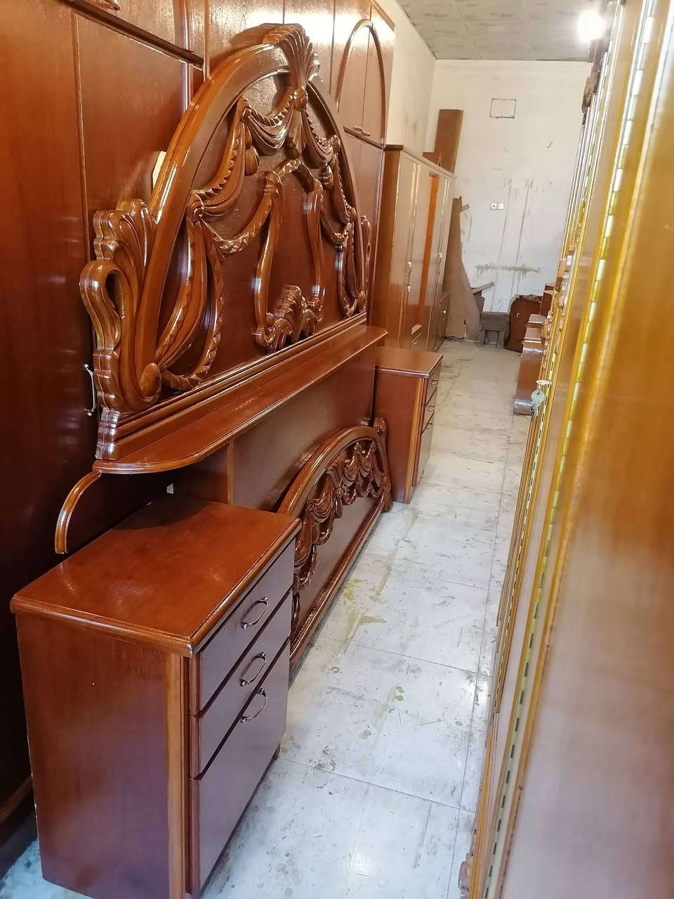 غرفه 6 باب ملحق نقش سوري شغل حيل ثقيل توصيه معرض ابو حسن حي السكر مقابل ساحه غاز السكر ت *********** مستعدون لشراء غرف النوم والكناتير المستخدم
