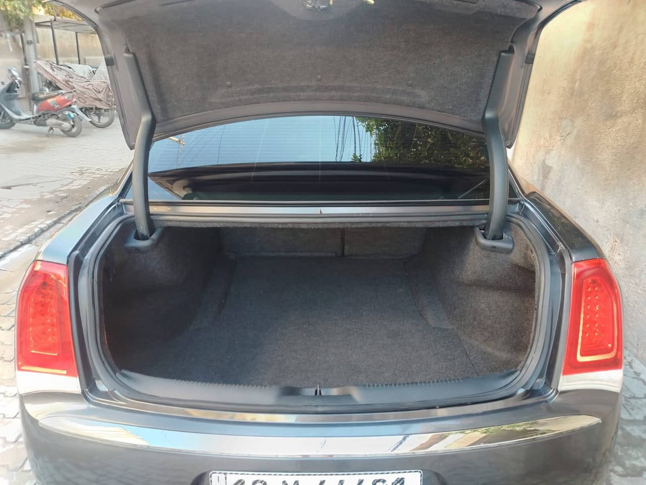 السلام عليكم
أوباما موديل 2018 فئة Limited
رقم نينوى رقم مميز  
فول مواصفات
- بصمة (عدد 2)
- بانوراما
- شاشة Carplay
- كشنات كهرباء
- كشنات تدفئة تبريد
- فول تحكمات ستيرن
- كشنات جلد
- تشغيل عن بعد
- دخول ذكي
- ابواب بصمة
- يدات نيكل
- ويل حجم 20 مكسيكي
- زوج تايرات جديد شادلها
- ماشية 159 ميل حقيقي
- السيارة بحالة الوكالة حادثها فقط دعامية خلفية وبارد فقط بالجاملغ الخلفي ( صور الحادث مرفقة بالمنشور)
- السيارة دخول جديد لا مشتغلة خط ولا ماشية بالعراق
- السيارة كاملة دينار متصرف عليها
- مكان السيارة بغداد - الحرية *********** متوفر واتساب
