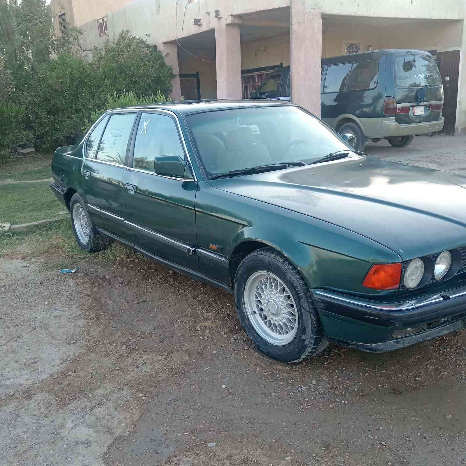 سلام عليكم
بي ام ٧٣٥ موديل ١٩٩٣ اصل 
فول مواصفات مري قلاب
محركها يخبل حداديه ٧٥%
كيرها بس ع بك شويه صارت بي تاخيره الباقي نمر ترايها يخبل 
بيها كصه بالجنطه جنطه مبدله تحويل ثاني يوم شرط 
سعر ٢٦ وبيها مجال قليل حك الجيه لتواصل خاص او ع رقم ‏‪***********‬‏
