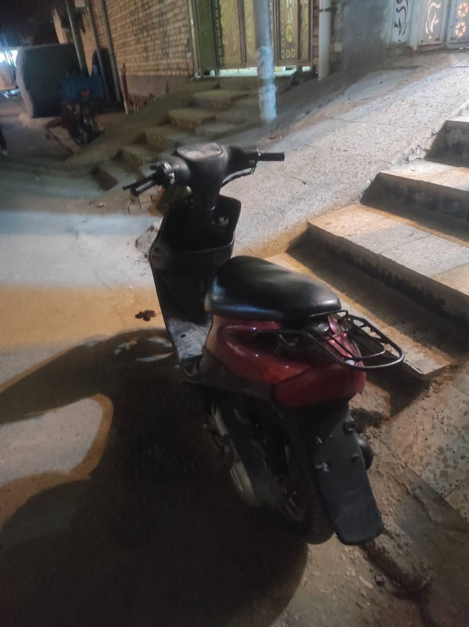 دراجه لبيع سعر 225وبيه مجال حك جيه مكاني حي الجامعه هاذه رقمي ***********
ملاحظه دراجه أوراقه ضايعه عندي دراجه حلوه وشغاله
