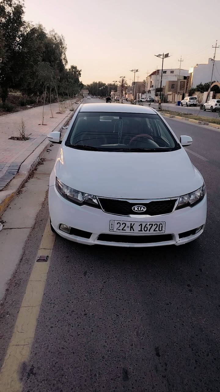 السلام عليكم سيراتو مديل ١١ للبيع بيه قطعتين ولباقي كفاله مكينه كير حداديه تخم تاير تبريد ثلج مكانه كربلاء طويريج السعر ٩٠ وبيه حك الجيه ***********
