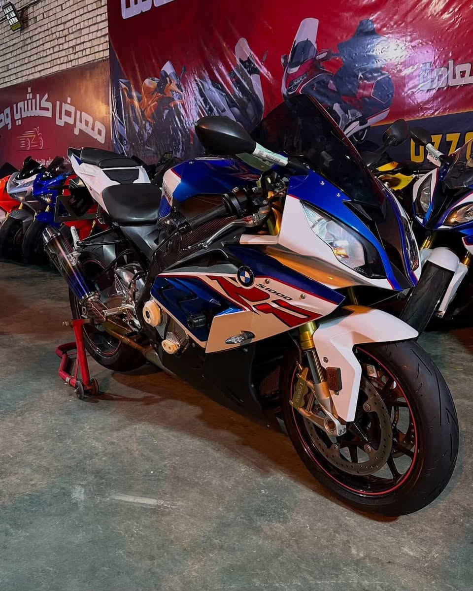 بسم الله ما شاء الله
 BMW وارد يابان ٢٠١٨ 
جديدة بمعنى الكلمة رمبة 
كفالة من كل النواحي نظافة ١٠٠/١٠٠
عنواني مدينة الصدر شارع الفلاح قطاع ١٢
الراغب بالشراء هـ***********
