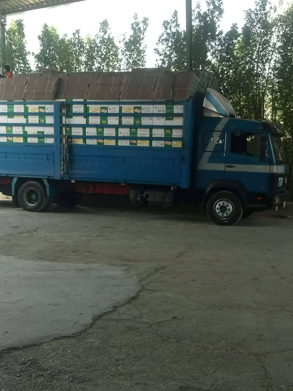 السلام عليكم
لبه مارسيدس للبيع
موديل 1996
طول 7 ونص 
مكينه سوبر
كير داكمه
سنويه لل28
4طن
للاستفسار الاتصال على الرقم 
***********
