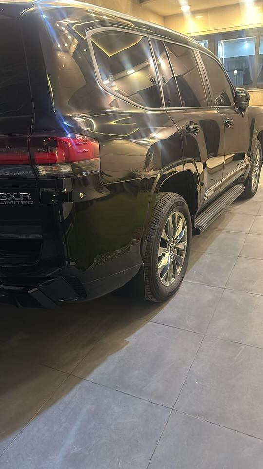 لاندكروز موديل 2024 سيارة ماشية 16,000 حالة الوكالة بدون تيربو المحرك تنفس طبيعي العنوان بغداد بيع مستعجل السعر 675 ورقه مستعجل على البيع رقم الهاتف ***********￼
