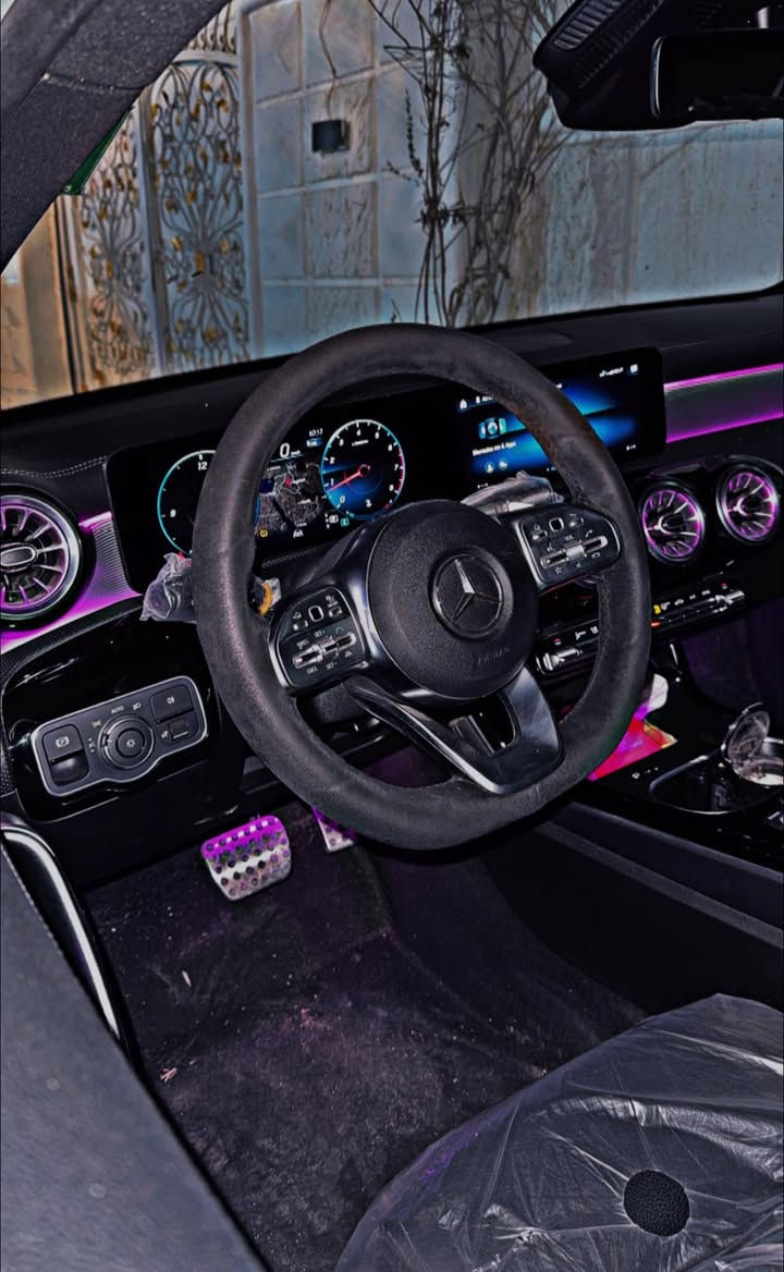 🚘 Mercedes A220 2022 Black Edition 🇩🇪
للبيع✨

🔹 وارد أمريكي
🔹 داخلية جلد أسود 🖤
🔹 كير، محرك، كهربائيات شرط الفحص ✅
🔹 تبريد ممتاز والسيارة استخدام قليل
🔹 ممشى لسياره 29 الف📍
🔹فول مواصفات للاخير
🔹خاليه من اي مشكله
🔷للاستفسار:***********
