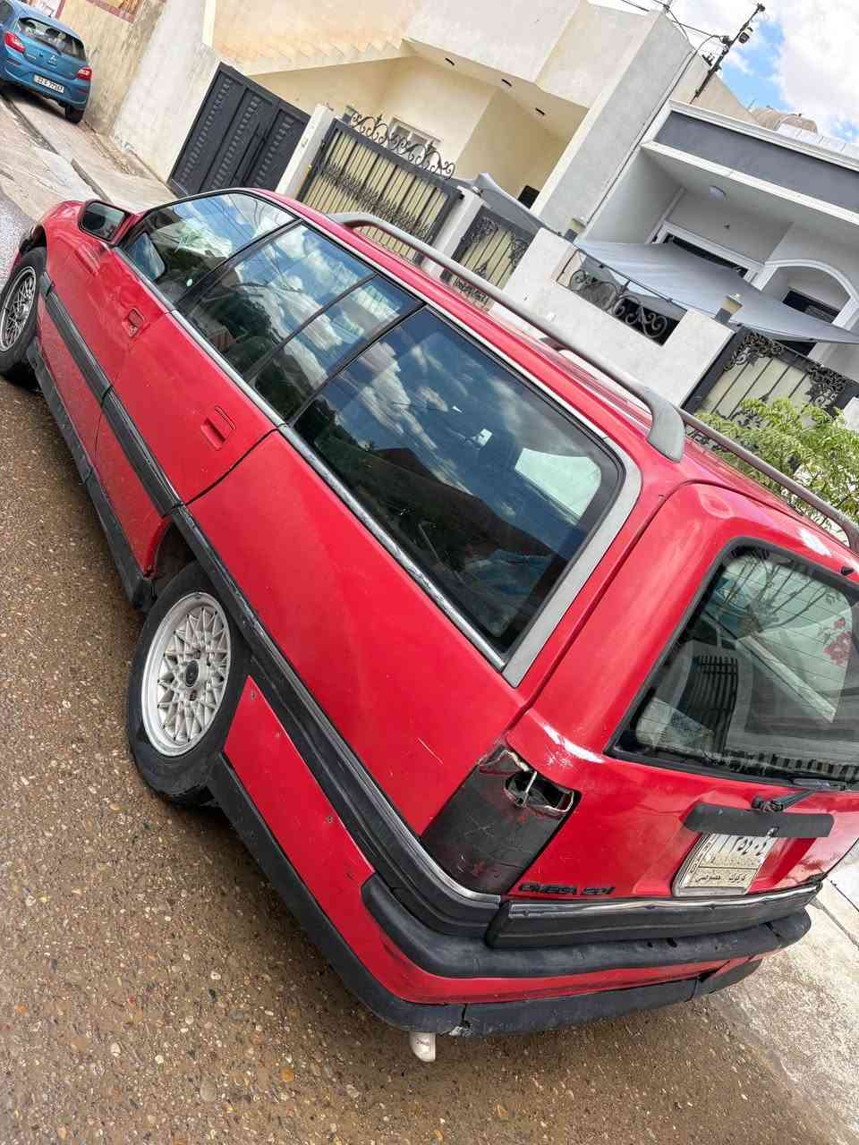 سيارة اوميكه استيشن
لون احمر
موديل 1992
سقف سلايت
رقم كركوك
ما بيها اي عيب كلشي بي شغال
مكاينه بي بخار
گير عادي بشرط
شرط تحويل وكيل اول صديقي يجي يبصم
سنويه ساقطه نص معامله ماشيه
گمرك جاهز مدفوع 240 الف والقرص مال سياره بيدي
تخم امامي جديد
تايرات جديد
عمبر ودبو بريك جديد مبدل
فيت بامب جديد مبدل
تخم واير جديد مبدل
نوزلات جديد مبدل
عنوان كركوك 
السعر 25 ورقه
لتواصل *********** كركوك, العراق
