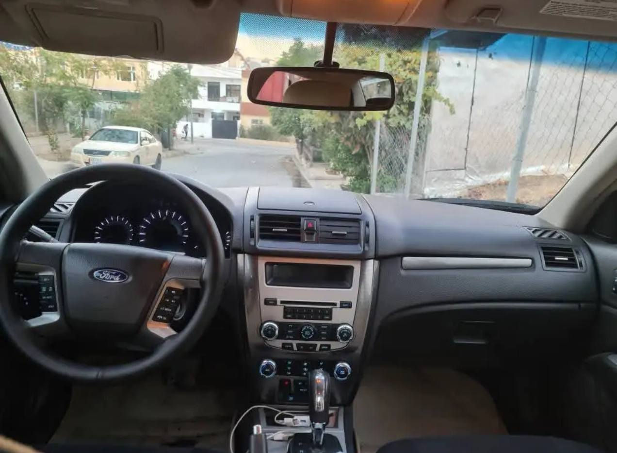 بە ناوی خوای گەورە 
***********
SELشتی لۆک و دانسقە بیانوو بڕ
فۆرد فیوژن  2012 ئەمریکی مەکینە 2.5 بێ تۆربۆی مەڕغووب 107  هەزار ڕۆشتووە
بێ بۆیاخ و بێ پارچە گۆڕاو بێ دەعم و بێ ئێرباگ 
ناو ڕەش کوشن جلد و٢ کوشن کارەبا  ویل کەپ تەحدید سورعە خەتی جادە تەلەفوون و بلوتوز  لایت ئۆتۆ و عەدەسە سوکان ڤۆلیۆم تایەی تازەیە تەقە و ڕەقەی نییە 
گێڕ و مەکینەی بوڕغووی نەکراوەتەوە
٩٩ گەڵا و معامەلە
 سلێمانی تکایە موشتەریت پەیوەندی بکە جوابی نامە نایەمەوە.. السليمانية, العراق
