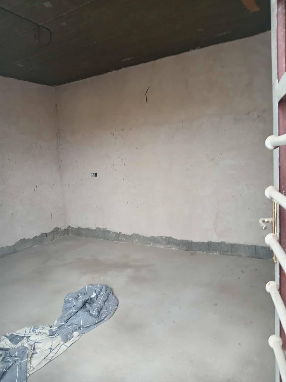 بيت 100 متر مربع ركن للايجار او للبيع الموقع زوير فرع سيد علي الرقم بي وتساب *********** ما ارد على تعليقات
