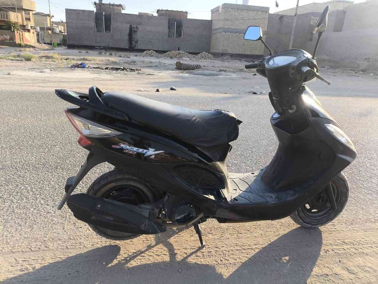 كامكو V2 /2011
دراجه حاويه نضيفه مستعمله قليل ***********
