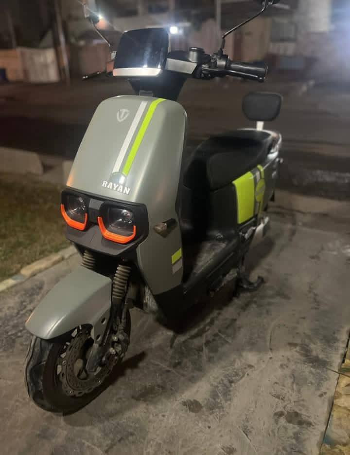 دراجه شحن للبيع
تيسلا ام اعيون الريان 
تحتوي على ست بطاريات مع شاحنه اصليه 
تايرات جبلي 
تتحمل وزن +150كيلو 
موديل 2025
بيها تثبيت سرعه و بك و سرعتها 60
دبلات غاز دهن 
السعر 750 و بيها مجال 
للاستفسار/***********
